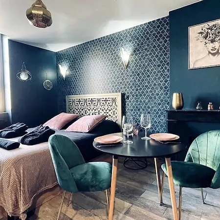 L' Orientale / Jacuzzi / Sauna Apartment *